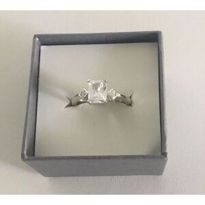 Stunning 1.8 Ct Emerald Cut Sim Diamond Engagement/Bridal Ring Sz 8~925SS